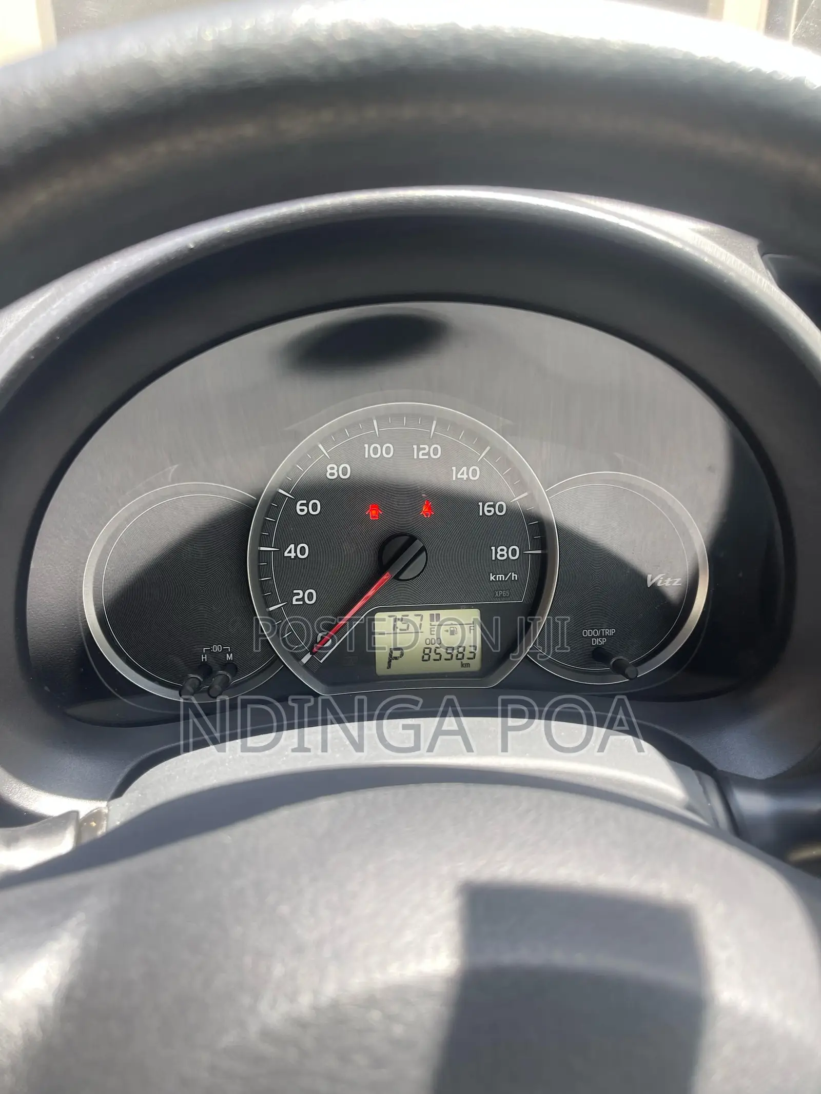 Toyota Vitz 1.0 FWD 5dr 2012 Silver