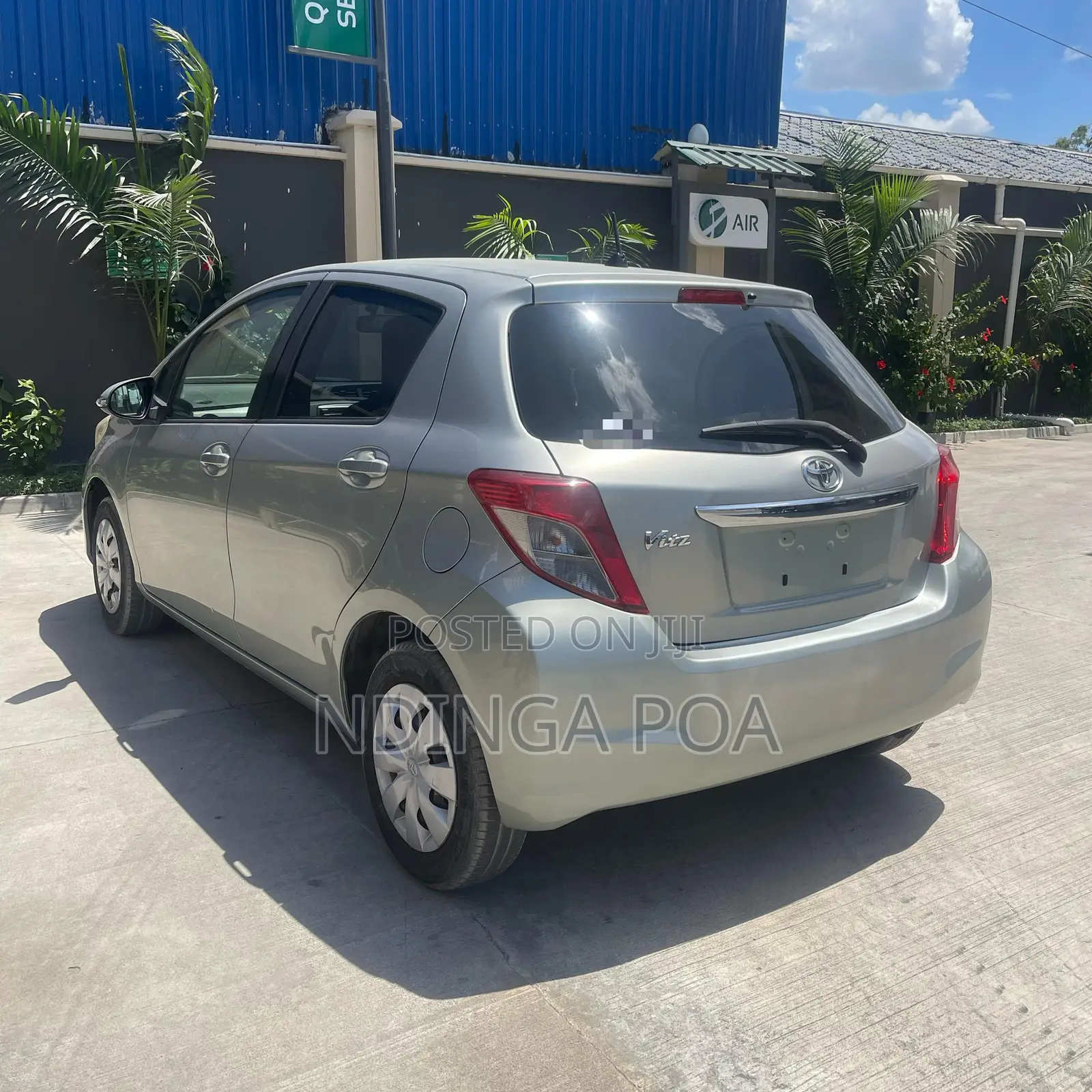 Toyota Vitz 1.0 FWD 5dr 2012 Silver