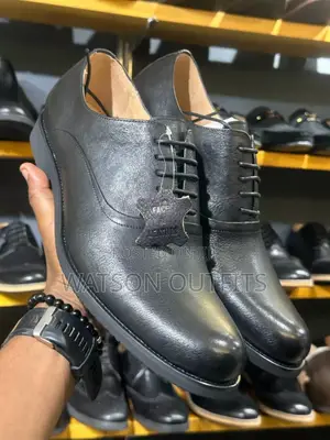 Viatu Clarks Vya Rangi Moja