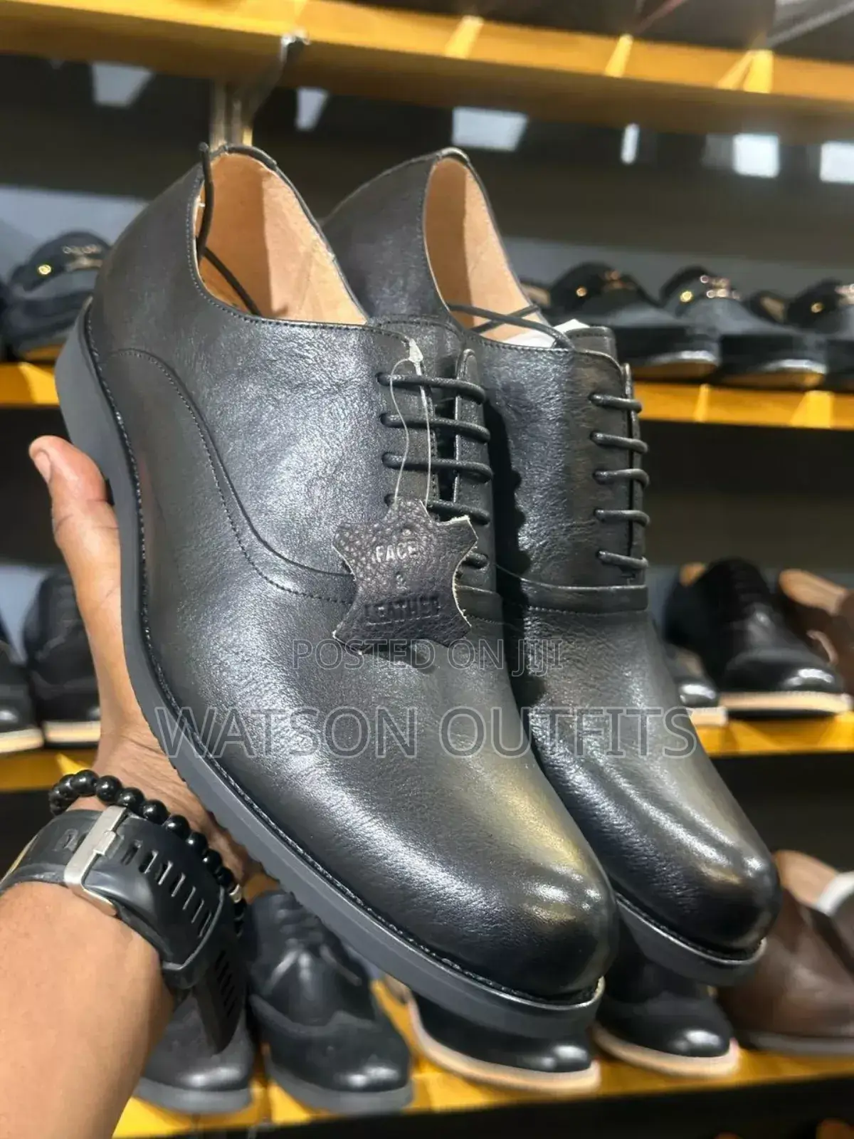 Viatu Clarks Vya Rangi Moja