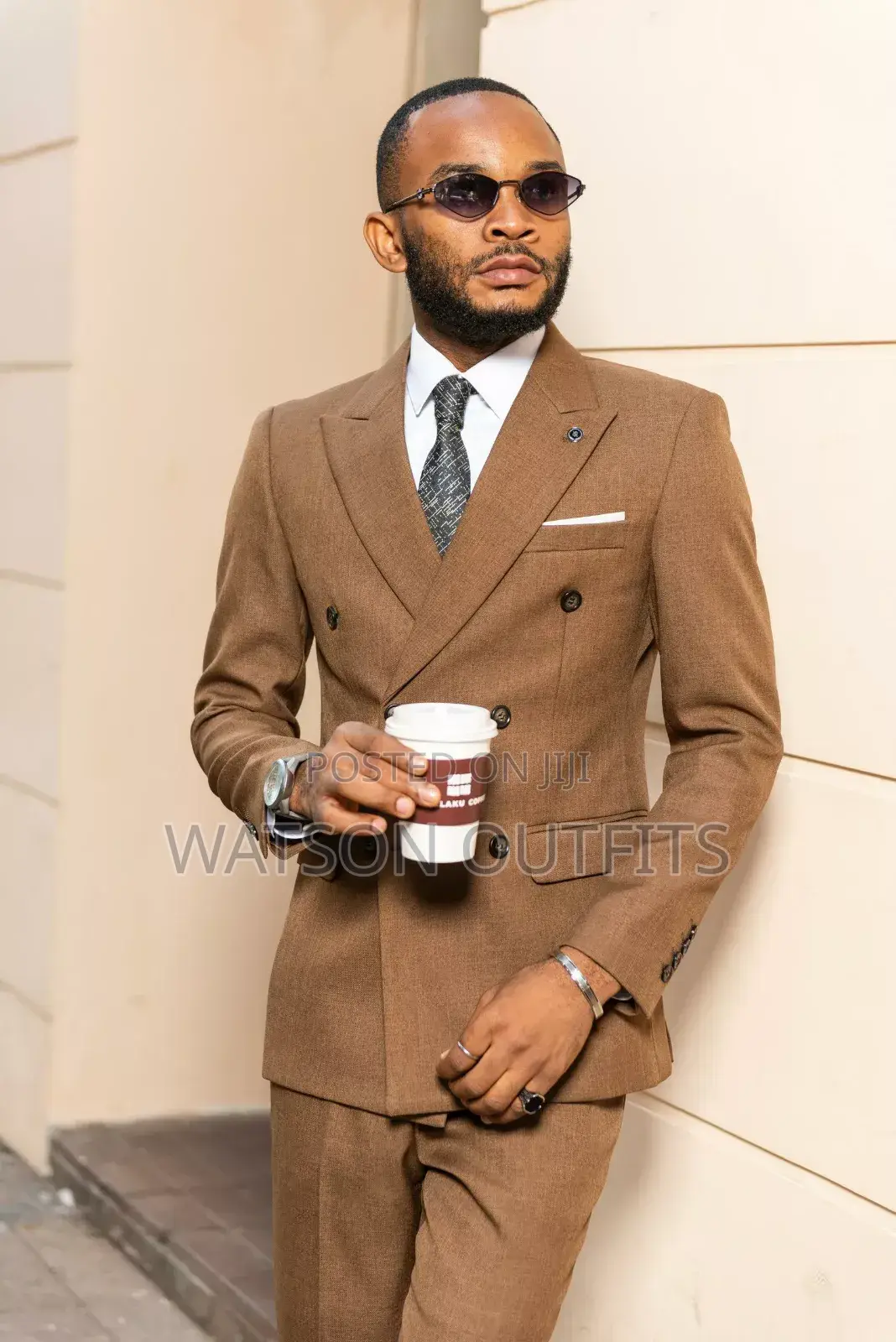 Suti Smart Ya Six Buttons Ya Wanaume
