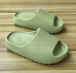 Yeezy Slide Available Affordable Price