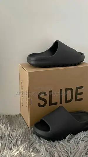 Yeezy Slide Available Affordable Price