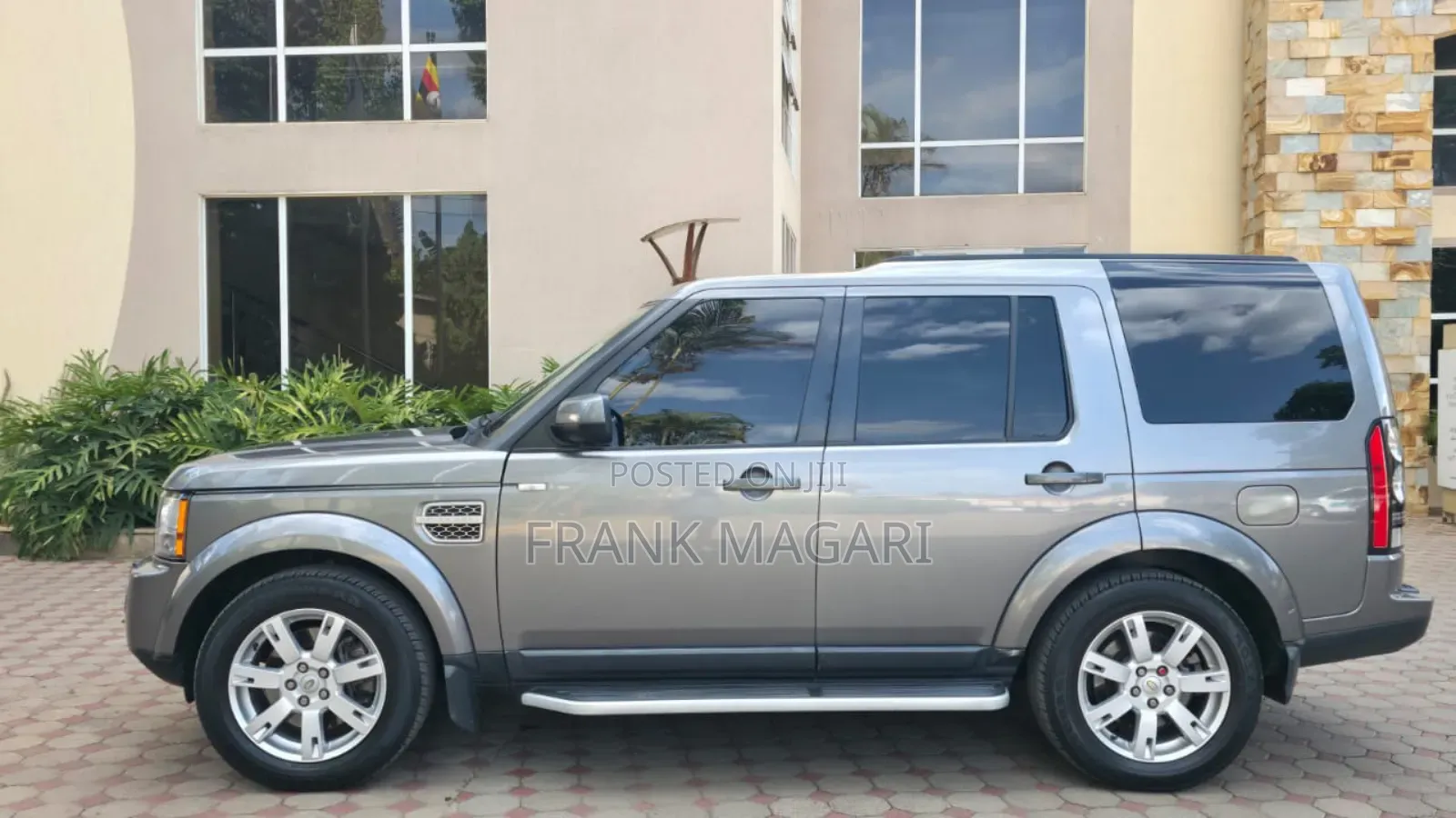 Land Rover Discovery 2010 Gray