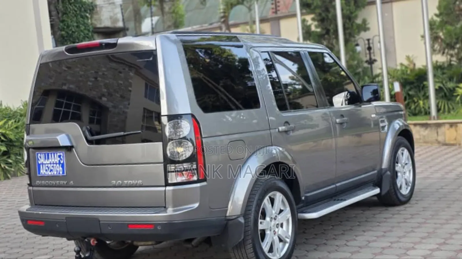 Land Rover Discovery 2010 Gray