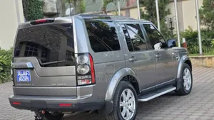 Land Rover Discovery 2010 Gray