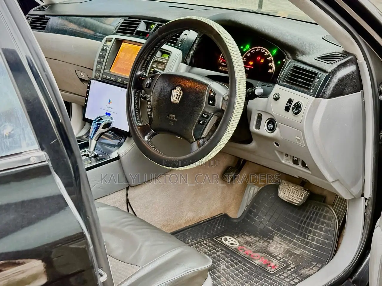 Toyota Crown Royale 2005 Black