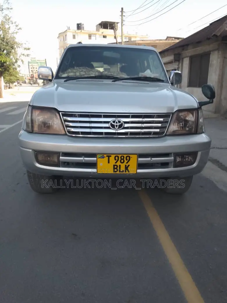 Toyota Land Cruiser Prado 2005 Silver