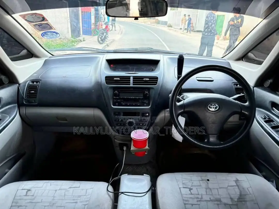 Toyota Land Cruiser Prado 2005 Silver