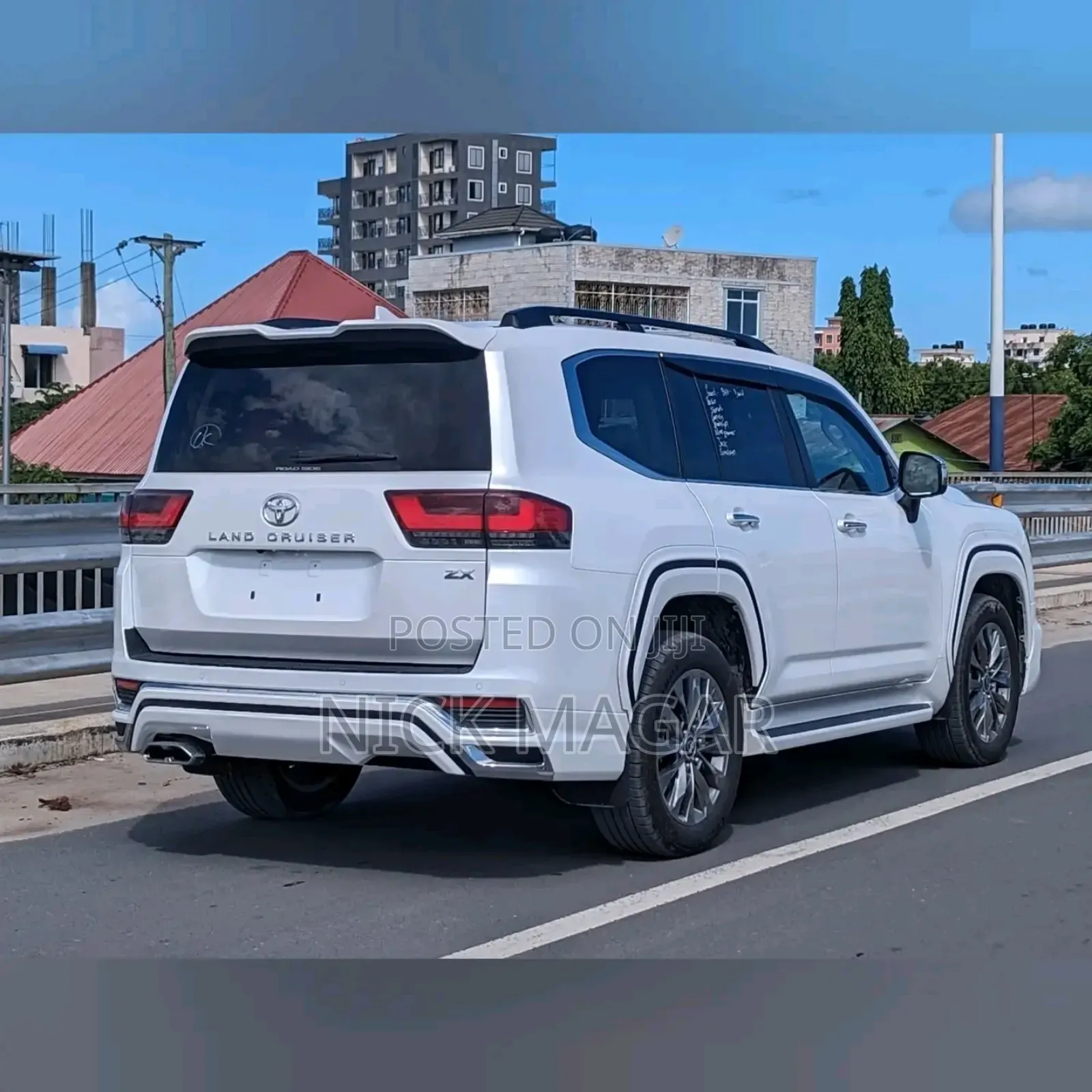 Toyota Land Cruiser 2023 White