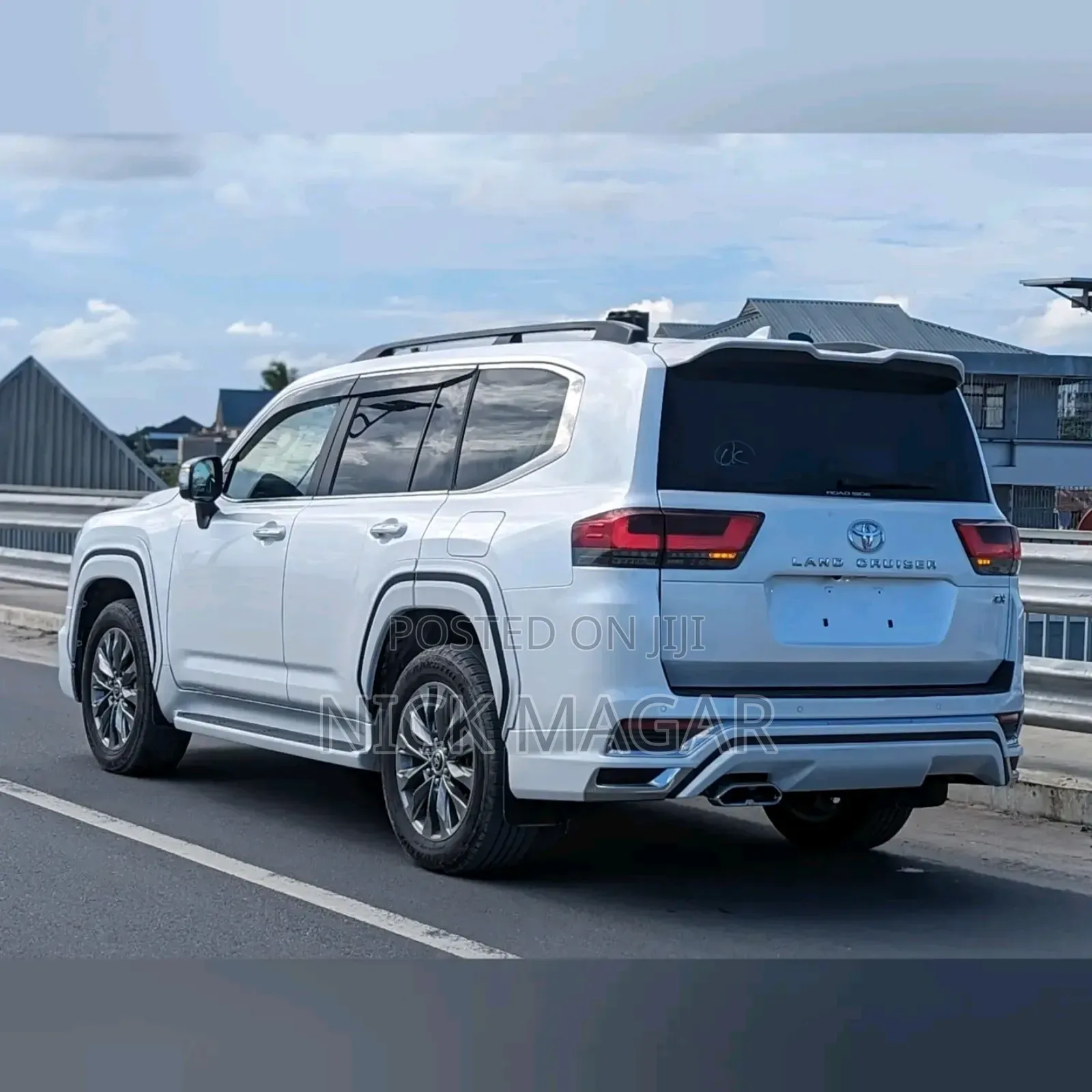 Toyota Land Cruiser 2023 White