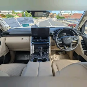 Toyota Land Cruiser 2023 White