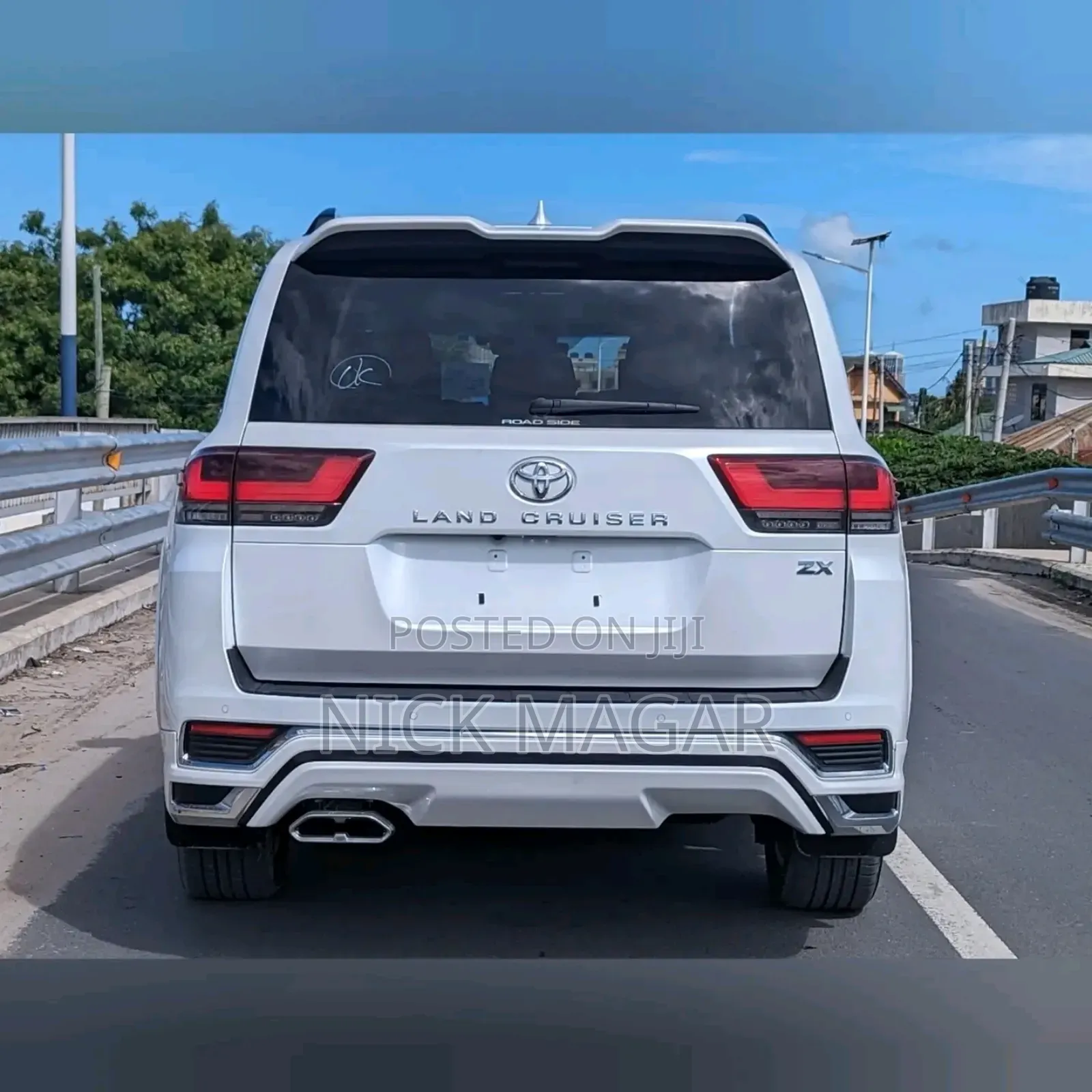 Toyota Land Cruiser 2023 White