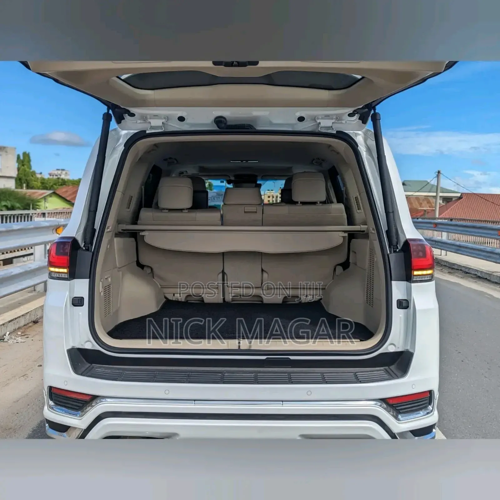 Toyota Land Cruiser 2023 White