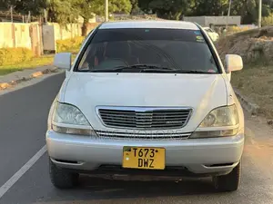 Toyota Harrier 2001 White