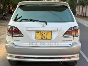 Toyota Harrier 2001 White