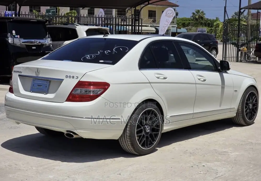 Mercedes-Benz C-Class 2007 White