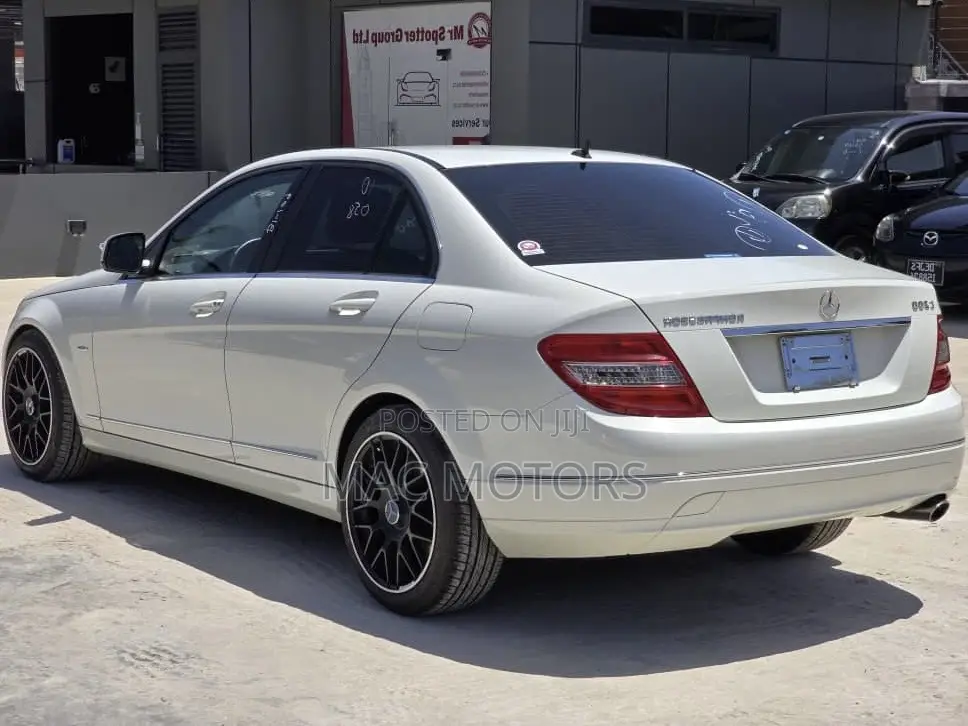Mercedes-Benz C-Class 2007 White