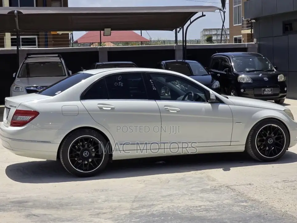 Mercedes-Benz C-Class 2007 White