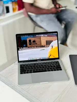 Laptop Apple MacBook Pro 2017 16GB Intel Core I5 SSD 128GB