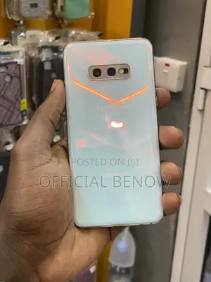 Photo - Samsung Galaxy S10e 128 GB White