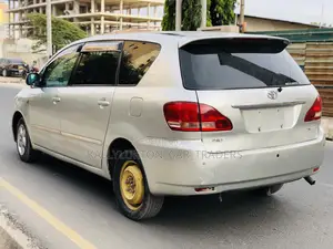 Toyota Ipsum 2003 Silver