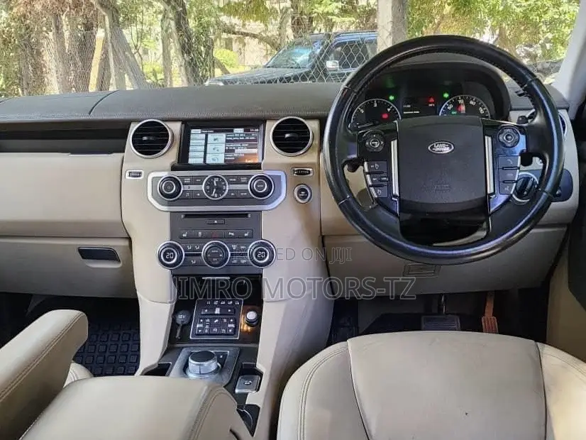 Land Rover Discovery 2014 Orange