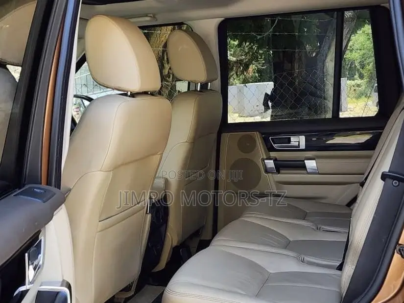 Land Rover Discovery 2014 Orange