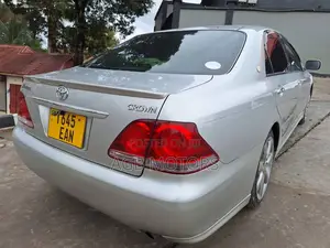 Toyota Crown 2004 Silver