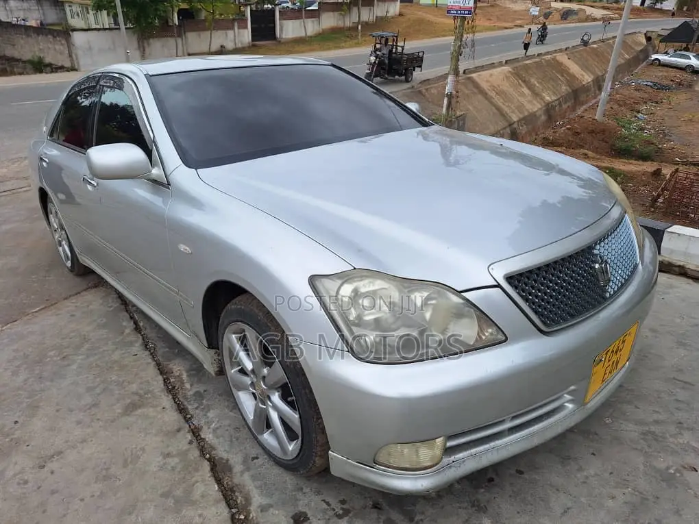 Toyota Crown 2004 Silver