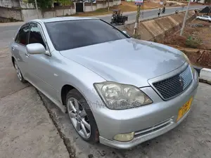 Toyota Crown 2004 Silver