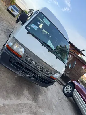 Toyota HiAce 2001 White