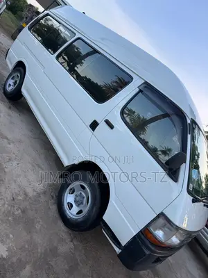 Toyota HiAce 2001 White