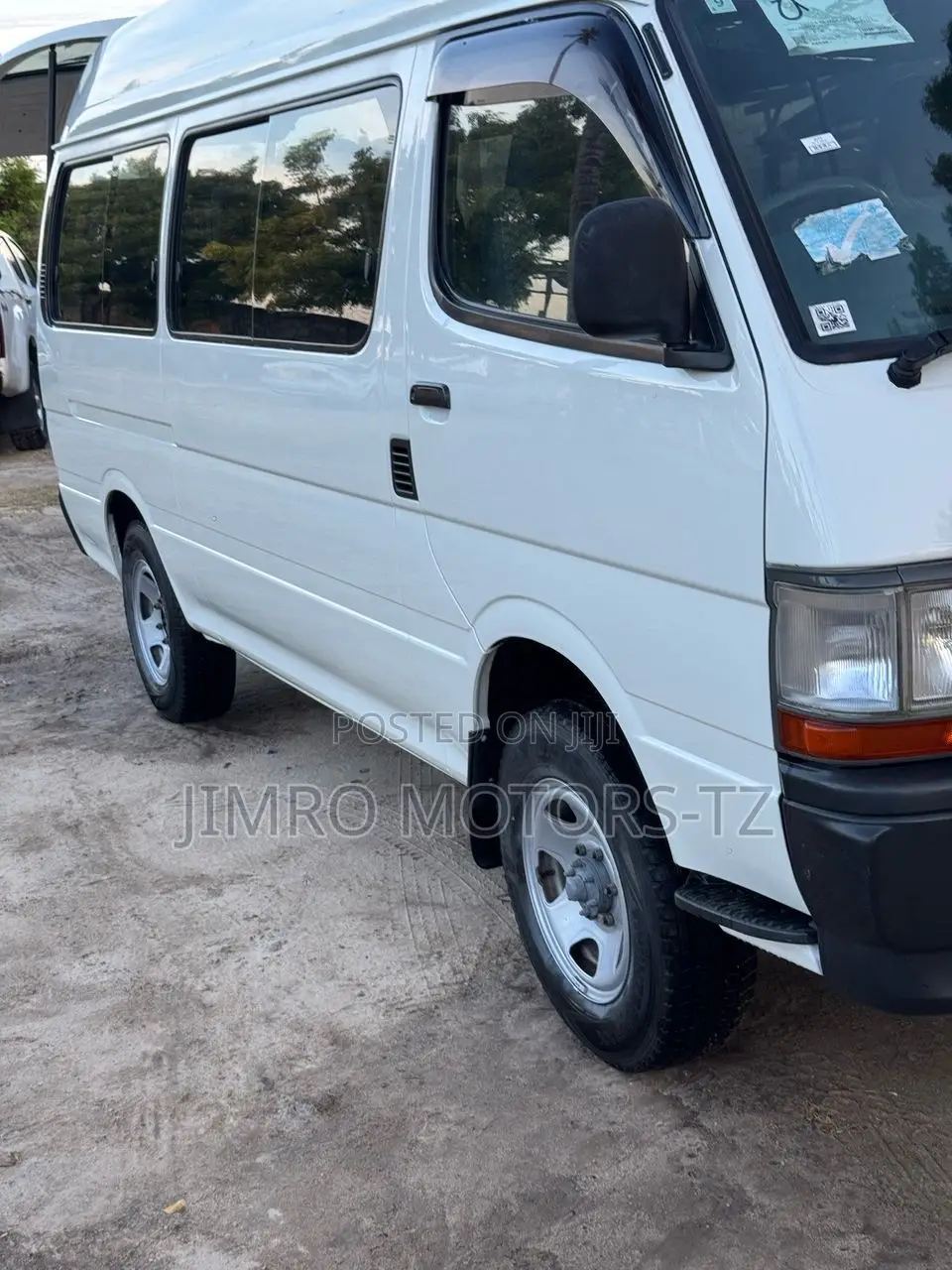 Toyota HiAce 2001 White