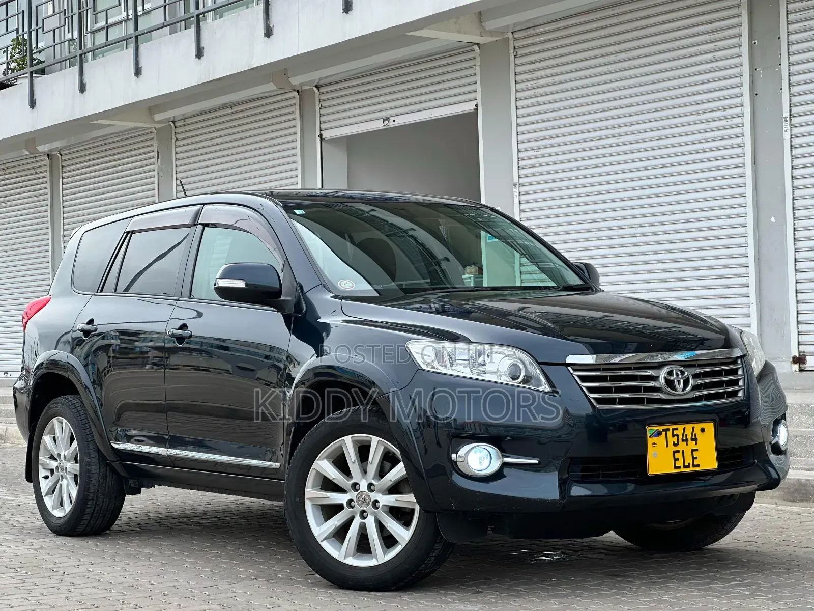 Toyota Vanguard 2011 Black