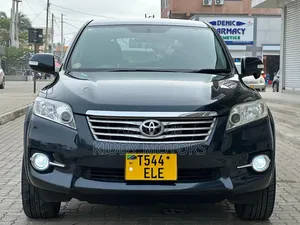Toyota Vanguard 2011 Black