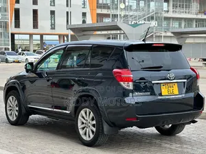 Toyota Vanguard 2011 Black
