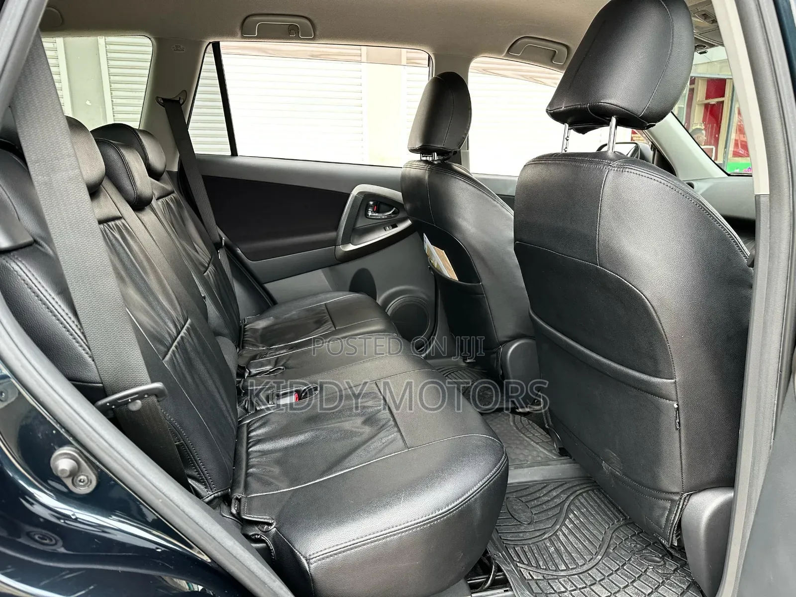 Toyota Vanguard 2011 Black
