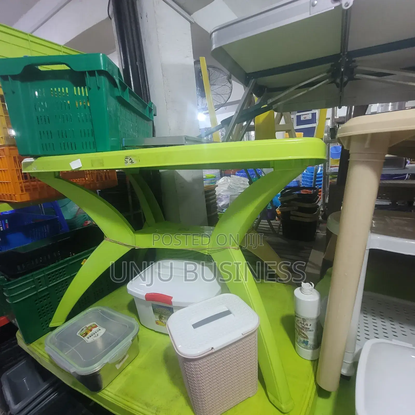 Meza Nzuri Za Plastic