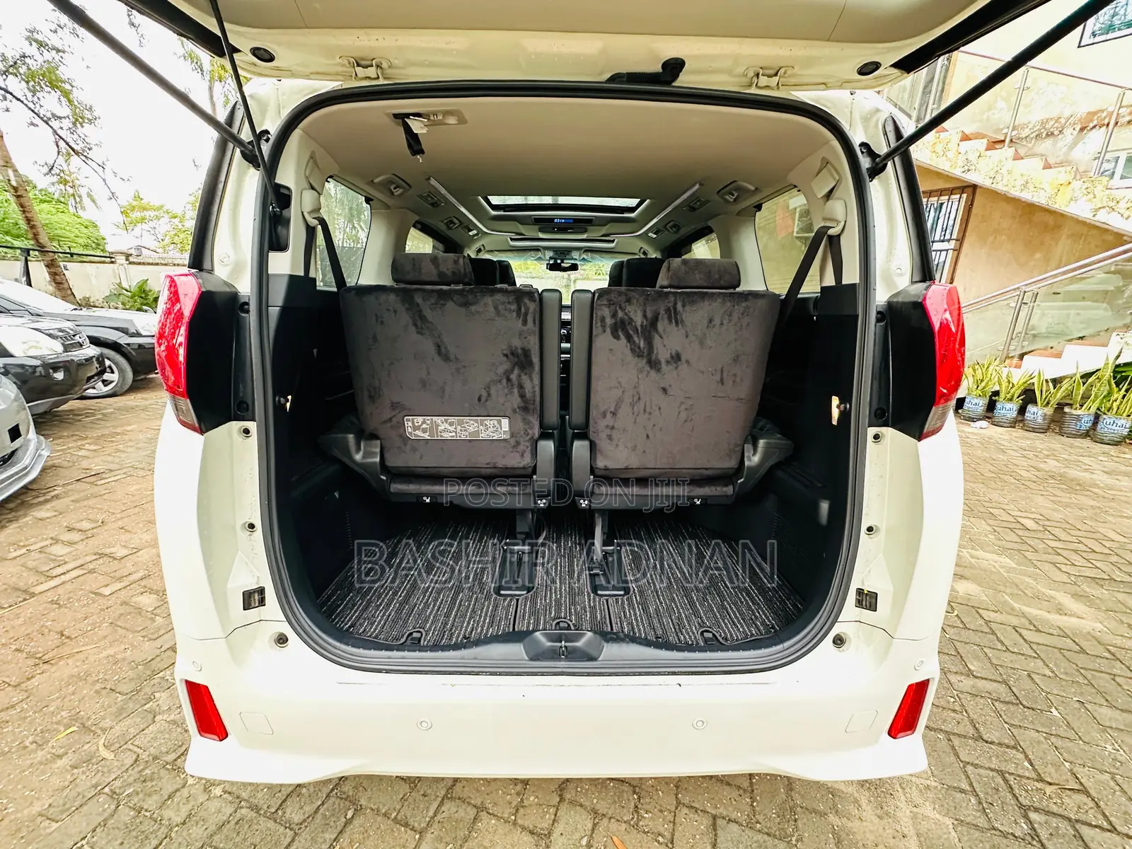 Toyota Alphard 2.4 Petrol FWD 2015 White