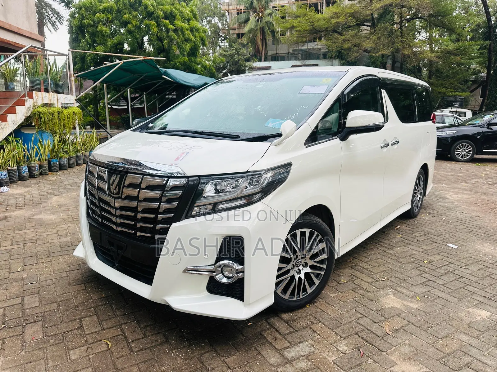 Toyota Alphard 2.4 Petrol FWD 2015 White