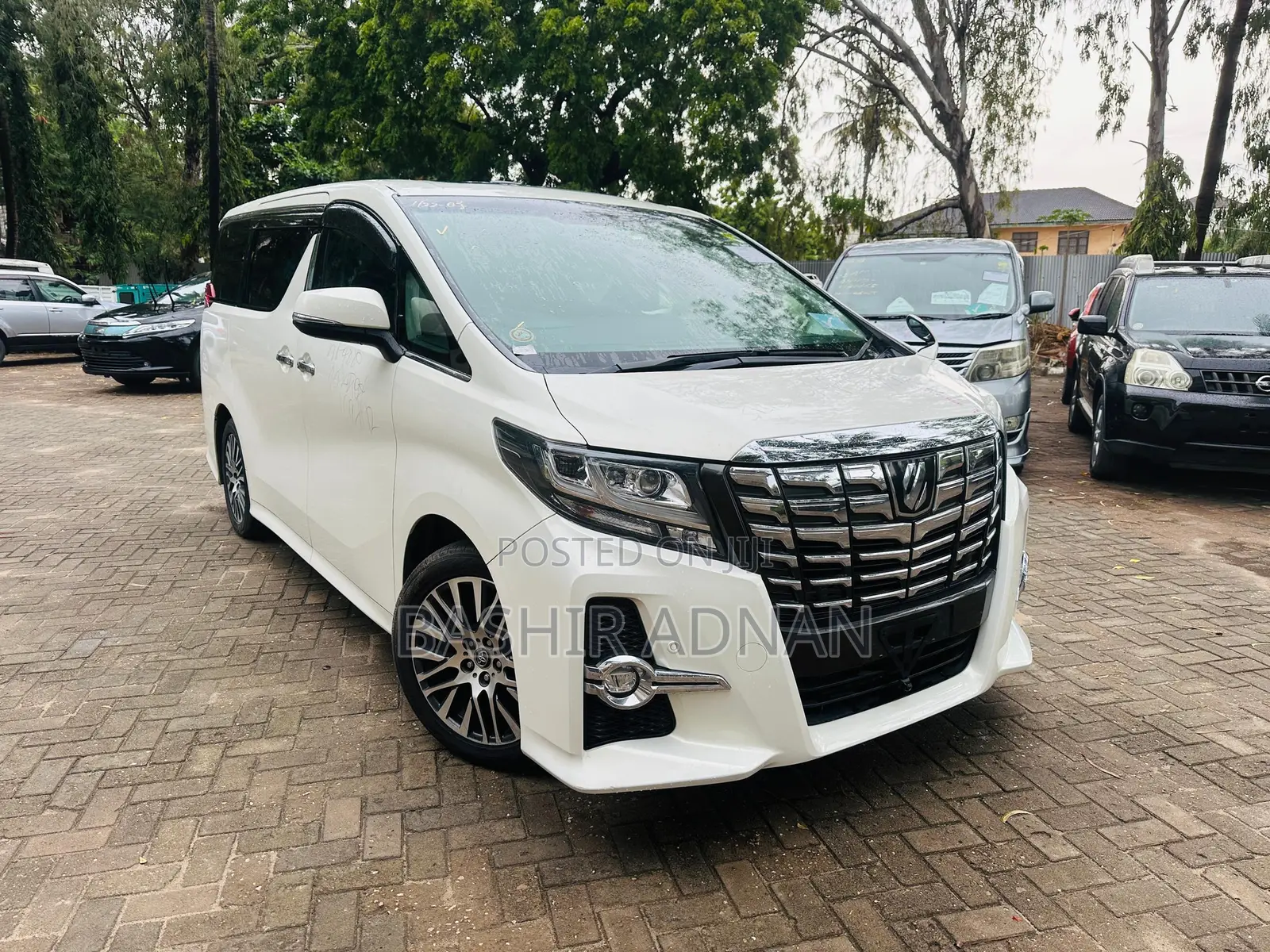 Toyota Alphard 2.4 Petrol FWD 2015 White