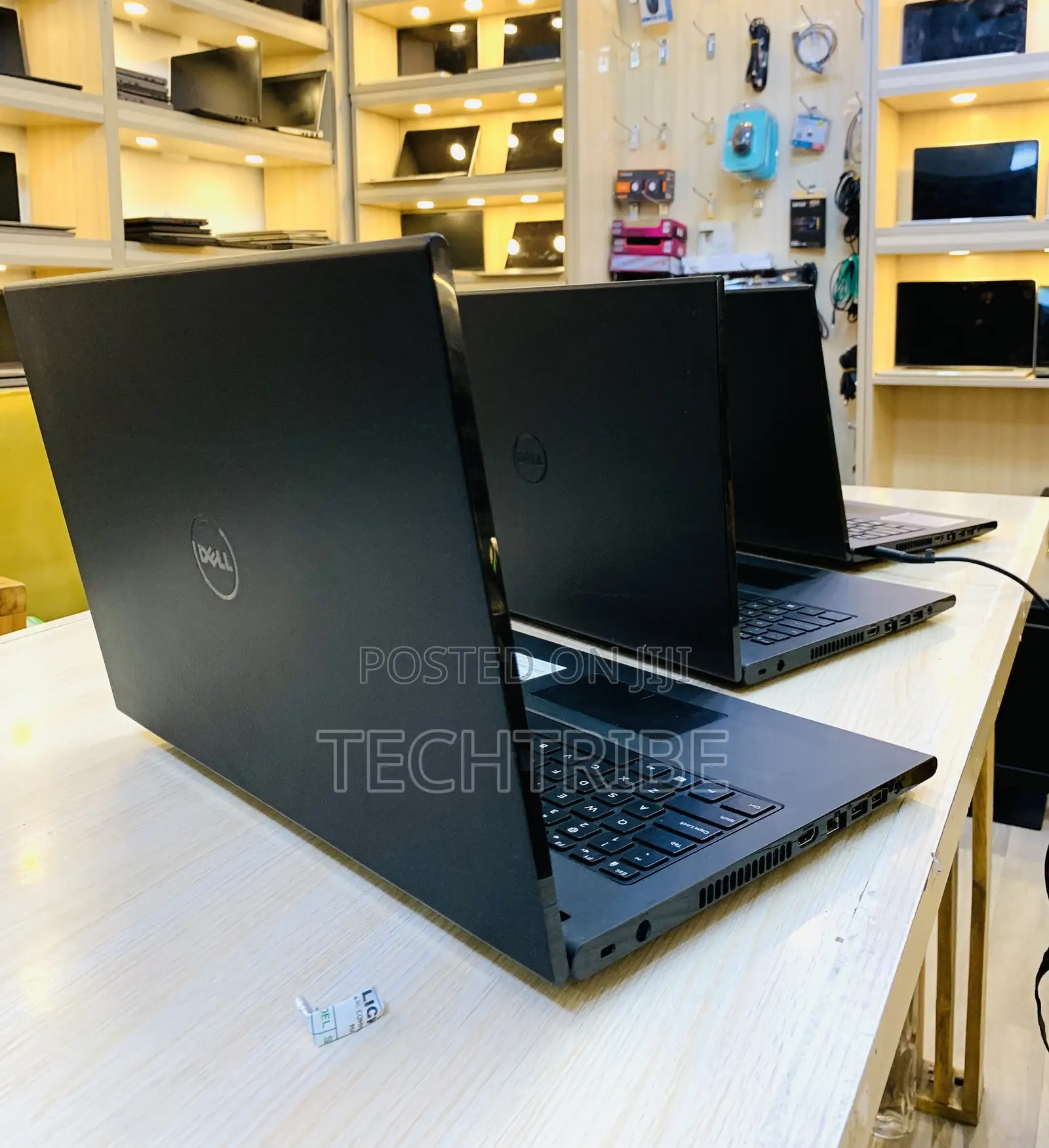 Laptop Dell Inspiron 15 3000 8GB AMD A6 HDD 1T