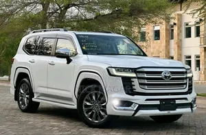 Toyota Land Cruiser 2023 White