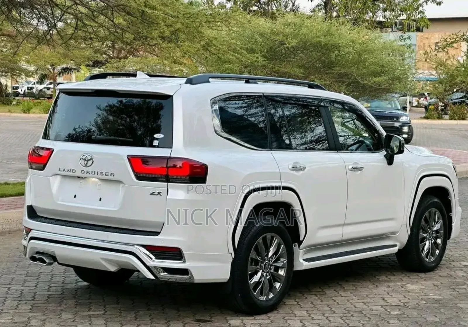 Toyota Land Cruiser 2023 White