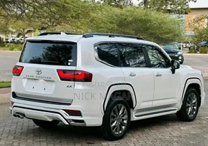 Toyota Land Cruiser 2023 White