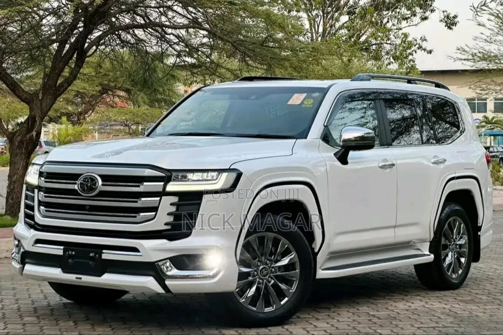 Toyota Land Cruiser 2023 White