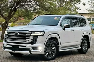 Toyota Land Cruiser 2023 White