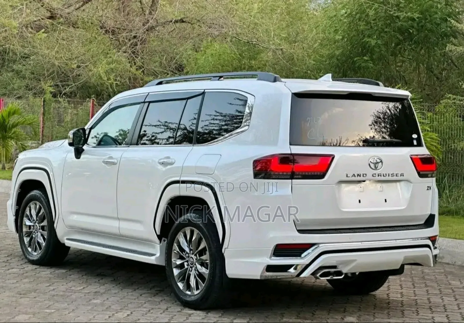 Toyota Land Cruiser 2023 White