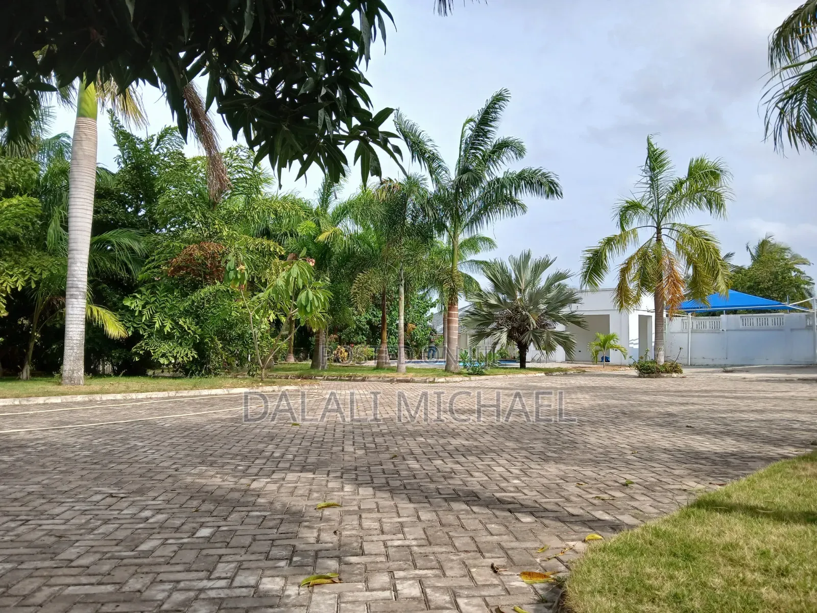 4bdrm House in Madale, Goba for sale